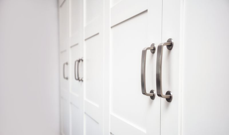 Cabinet Pulls Replacement detail