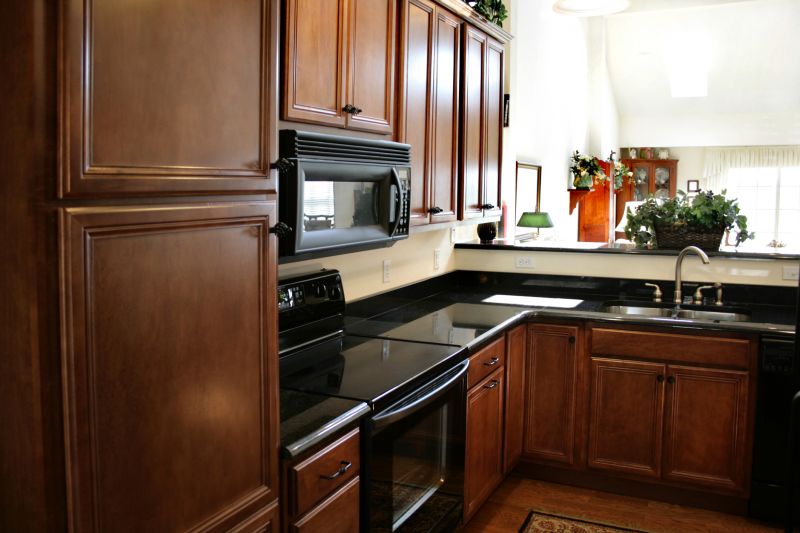 Kitchen Cabinets Refacing detail