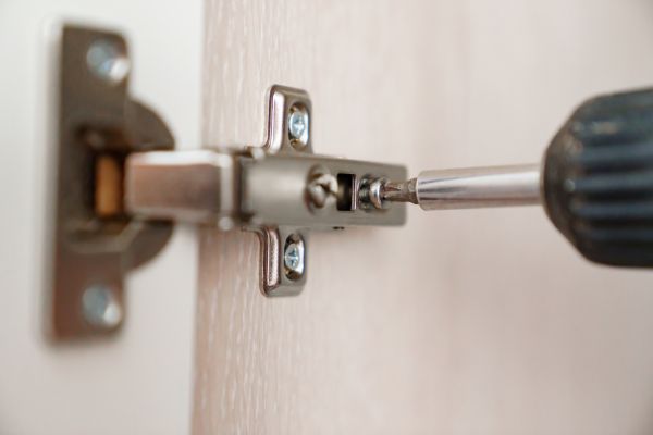 Cupboard Hinge Repair in Huntsville