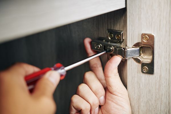 Cabinet Hinge Installation in Huntsville